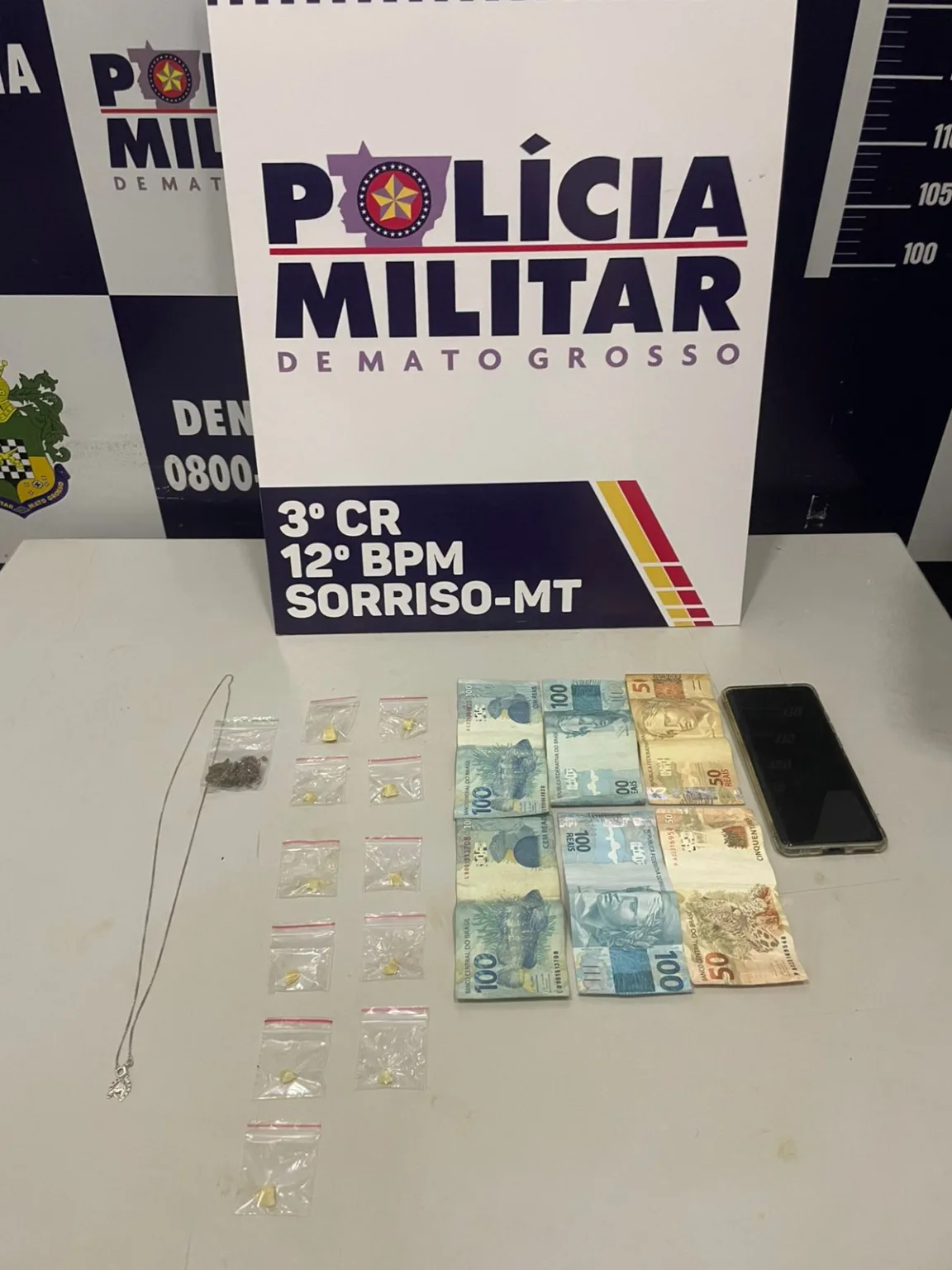 Atitude suspeita e tornozeleira desligada levam à prisão de mulher em Sorriso